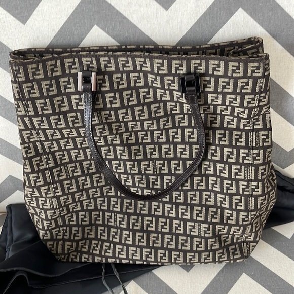 Fendi Handbags - Fendi zucca monogram tote